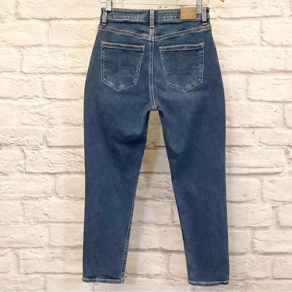 American Eagle 4 Short Mom Women’s Jeans High Rise 2022 Stretch Whiskered